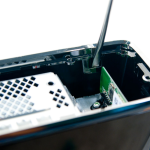 Как правильно разбирать консоль для чистки: полное руководство