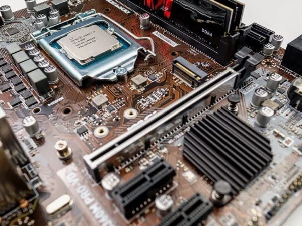 Материнская плата: на что смотреть, чтобы ПК не устарел через год