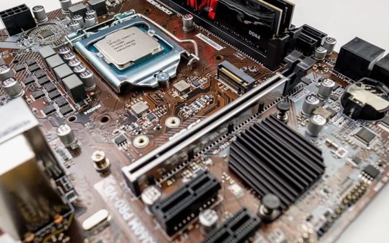 Материнская плата: на что смотреть, чтобы ПК не устарел через год